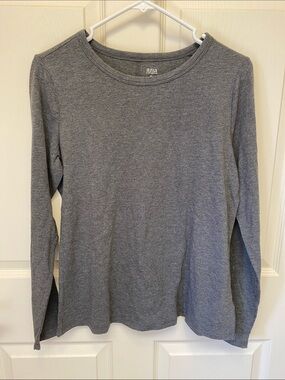 a.n.a Women's Long Sleeve Crewneck Tee in Heather Gray